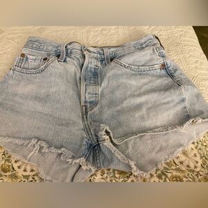 Levi's Women's 501 Original Shorts Button Up Size 27